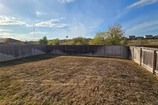 13916 Mamie Eisenhower Rd, Manor, TX 78653 - Photo 17