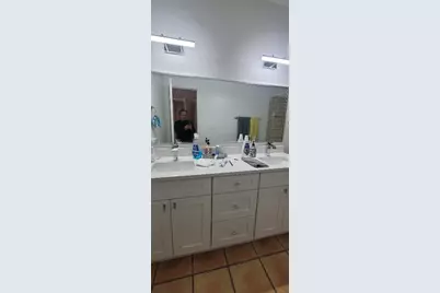 712 W 21st Street #303, Austin, TX 78705 - Photo 13