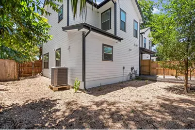 3304 E 5th Street #B, Austin, TX 78702 - Photo 15