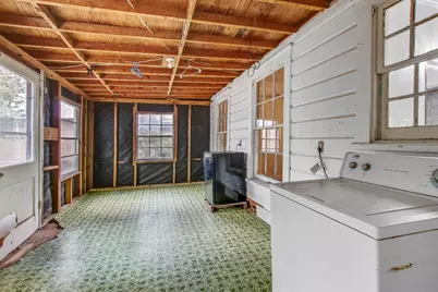 1403 Burns Boulevard, Taylor, TX 76574 - Photo 19