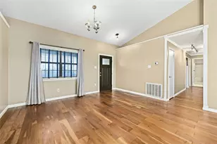 105 Deep Lake Cir, Liberty Hill, TX 78642 - Photo 5