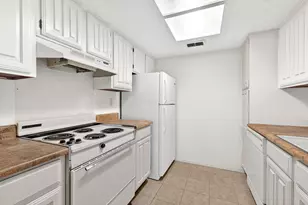 8210 Bent Tree Rd, Austin, TX 78759 - Photo 9