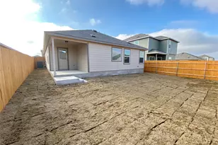 204 Meaningful Dr, Jarrell, TX 76537 - Photo 5