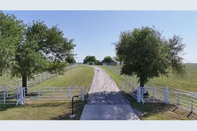 111 Lund Road, Elgin, TX 78621 - Photo 5