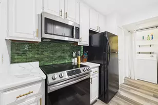 806 W 24th St, Austin, TX 78705 - Photo 5