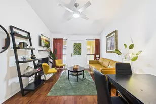 806 W 24th St, Austin, TX 78705 - Photo 17