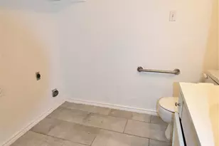 2000 Millay Dr, Austin, TX 78752 - Photo 15