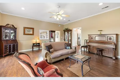 911 Oak Meadow Drive, Dripping Springs, TX 78620 - Photo 13