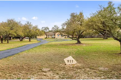 911 Oak Meadow Drive, Dripping Springs, TX 78620 - Photo 5
