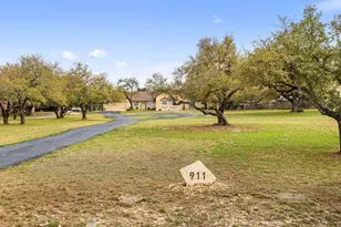 911 Oak Meadow Dr, Dripping Springs, TX 78620 - Photo 5