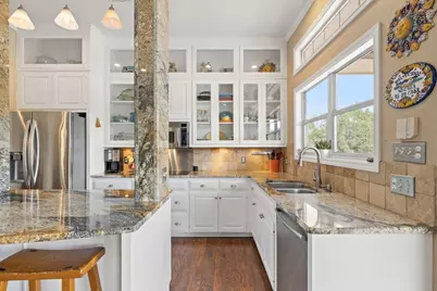 911 Oak Meadow Drive, Dripping Springs, TX 78620 - Photo 17