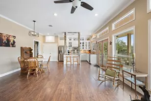 911 Oak Meadow Dr, Dripping Springs, TX 78620 - Photo 11