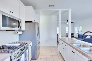 7308 Meador Ave, Austin, TX 78752 - Photo 13
