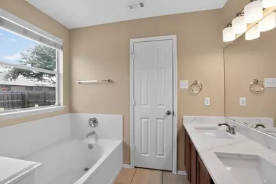 111 Mossy Rock Cove, Hutto, TX 78634 - Photo 11