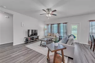 425 Oxford Ln, Troy, TX 76579 - Photo 5