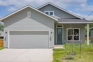 857 Cypress Ln, Horseshoe Bay, TX 78657 - Photo 1