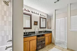 13109 Sinton Ln, Austin, TX 78729 - Photo 15