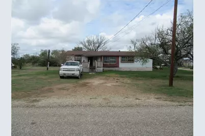 808 E 7th Street, Nixon, TX 78140 - Photo 1