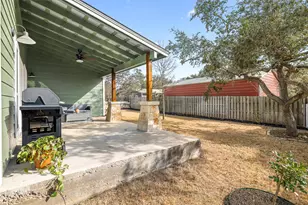 435 Hays St, Dripping Springs, TX 78620 - Photo 35