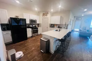 94 Barton Creek Ln, Hutto, TX 78634 - Photo 9