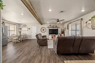 1611 Brazos Ave, Rockdale, TX 76567 - Photo 5