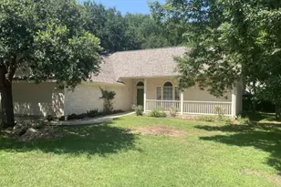 3013 Parker Dr, Georgetown, TX 78628 - Photo 1