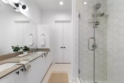 800 Embassy Drive #236, Austin, TX 78702 - Photo 5