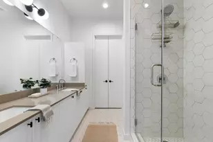 800 Embassy Dr, Austin, TX 78702 - Photo 5