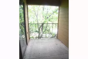 203 E 31st St, Austin, TX 78705 - Photo 9