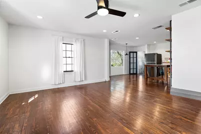 517 N Avenue F, Elgin, TX 78621 - Photo 5