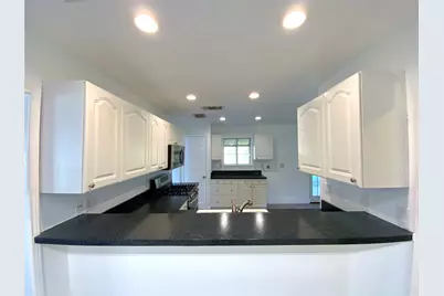 2010 Emerald Isle Drive, Leander, TX 78641 - Photo 11