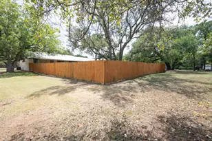 202 Canyon Wren Dr, Buda, TX 78610 - Photo 31