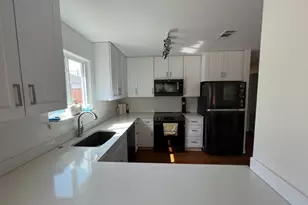 111 E Hickory Dr, Marble Falls, TX 78654 - Photo 9