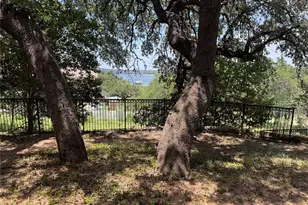 20704 E Lakeshore Dr, Spicewood, TX 78669 - Photo 29