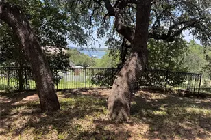 20704 E Lakeshore Dr, Spicewood, TX 78669 - Photo 29