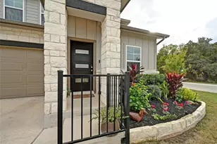 911 Bright Gemstone Wy, Austin, TX 78748 - Photo 3