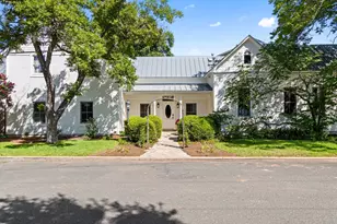 308 E Travis St, Fredericksburg, TX 78624 - Photo 5
