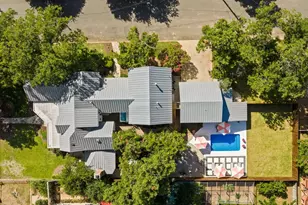 308 E Travis St, Fredericksburg, TX 78624 - Photo 5