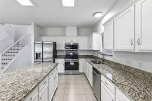 4228 Columbine Dr, Austin, TX 78727 - Photo 9
