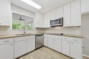 7 Hull Circle Dr, Austin, TX 78746 - Photo 7