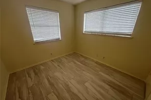 807 Lloyd Ln, Elgin, TX 78621 - Photo 3