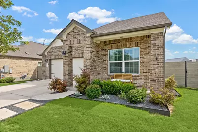 700 Legends Lane, Georgetown, TX 78628 - Photo 3
