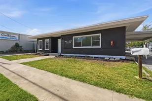 302 W San Antonio St, San Marcos, TX 78666 - Photo 3