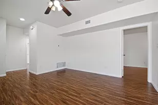 302 W San Antonio St, San Marcos, TX 78666 - Photo 7