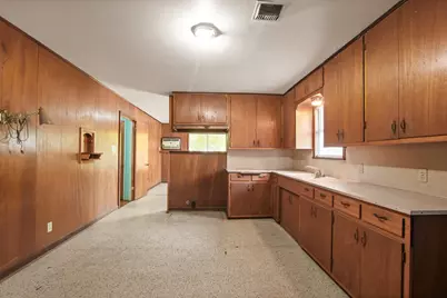 1007 Kimbro Street, Taylor, TX 76574 - Photo 9