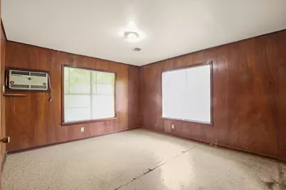 1007 Kimbro Street, Taylor, TX 76574 - Photo 11