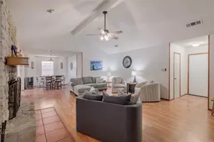 1712 Creek Bend Cir, Round Rock, TX 78681 - Photo 3