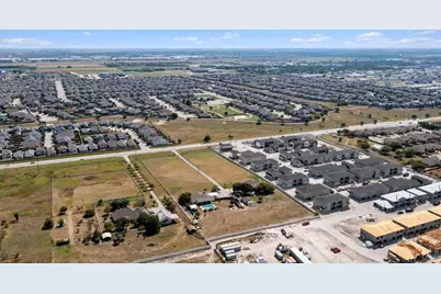 8000 County Road 110 Road, Round Rock, TX 78665 - Photo 33