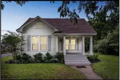 610 Bohlmann Avenue, Schulenburg, TX 78956 - Photo 1