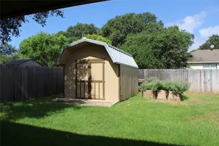 3 Honeysuckle Ln, Wimberley, TX 78676 - Photo 11